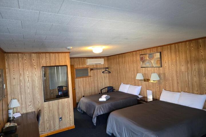 Russells Motel