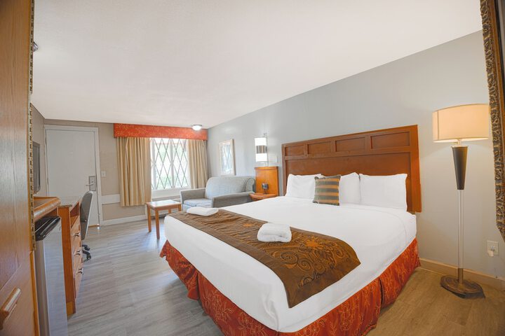 Room 100 of 128