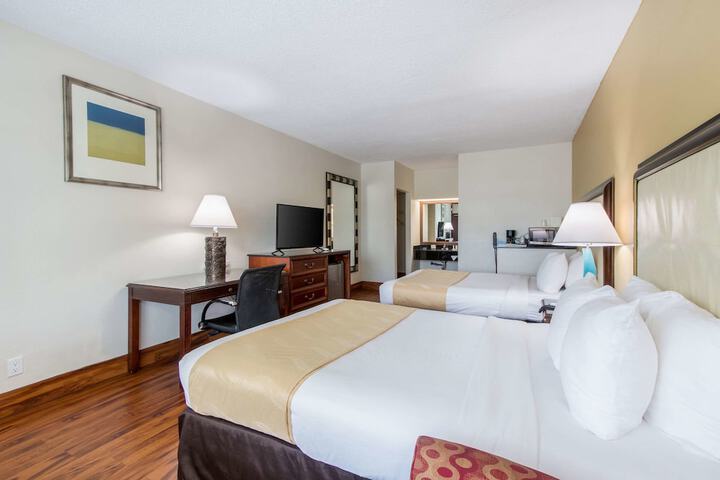 Room 21 of 33