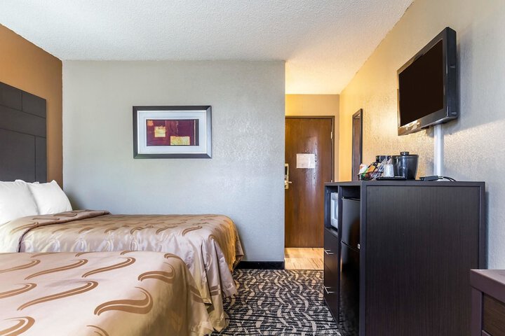 Room 14 of 27