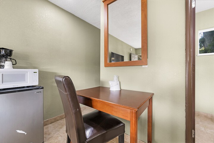 Room 27 of 27
