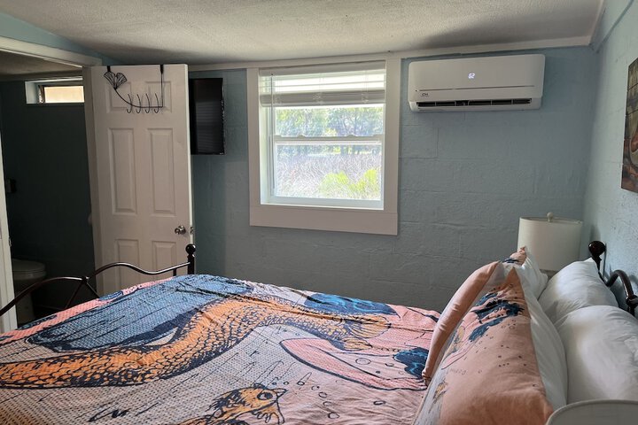 Room 27 of 33