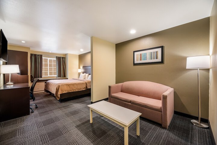 Room 17 of 40