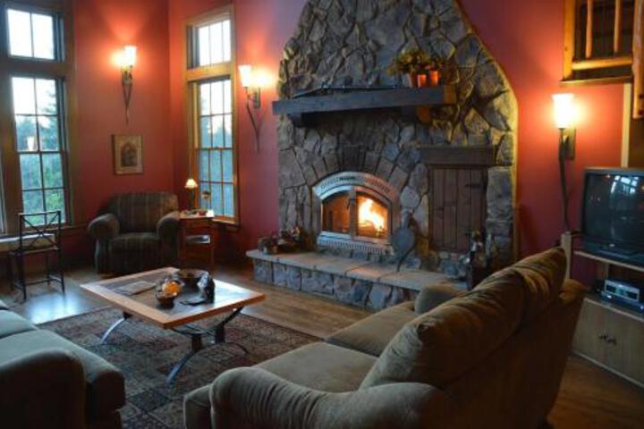 Hideaway Lodge Bed & Breakfast