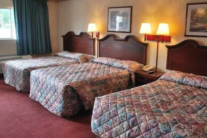 Room 13 of 36