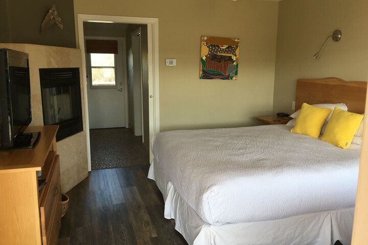 Cambria Shores Inn