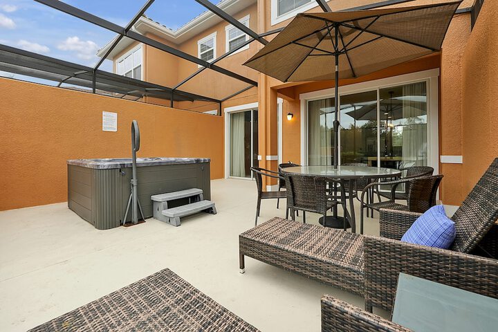 Regal Oaks Resort Vacation Townhomes by IDILIQ