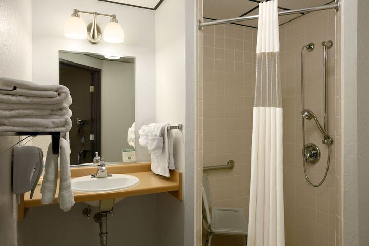 Room 16 of 31
