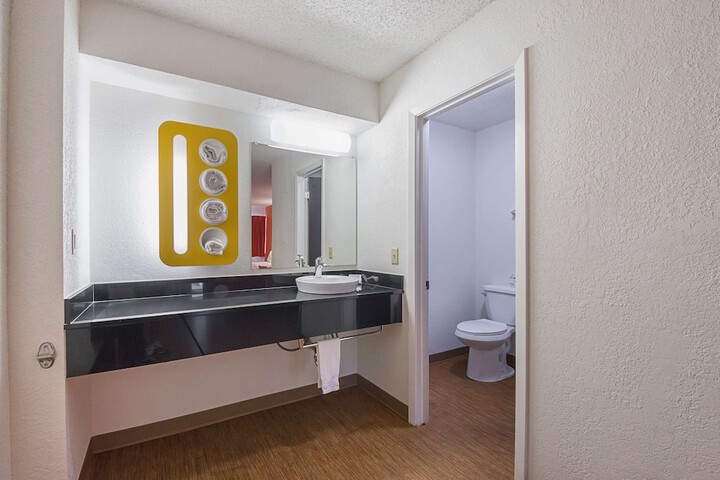 Room 14 of 46