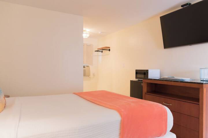 Broadway Court Motel