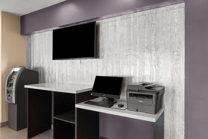 La Quinta Inn & Suites by Wyndham Fayetteville