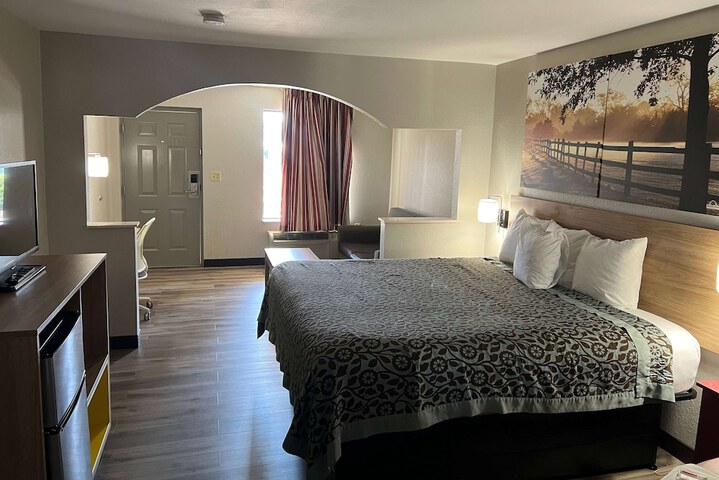 Room 26 of 47