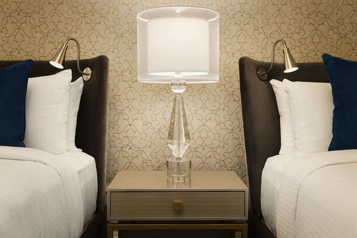 Room 34 of 105