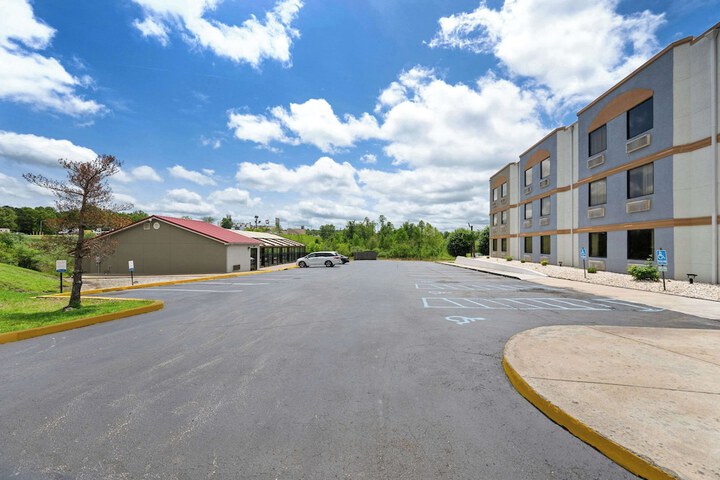 Hotel 5 of 44