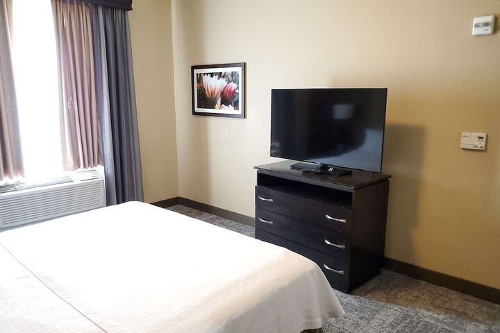 Room 17 of 38