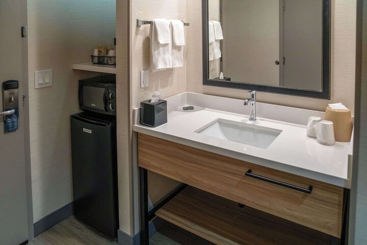 Room 13 of 21
