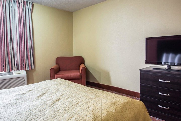 Quality Inn & Suites Monroe