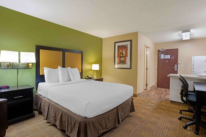 Room 28 of 29
