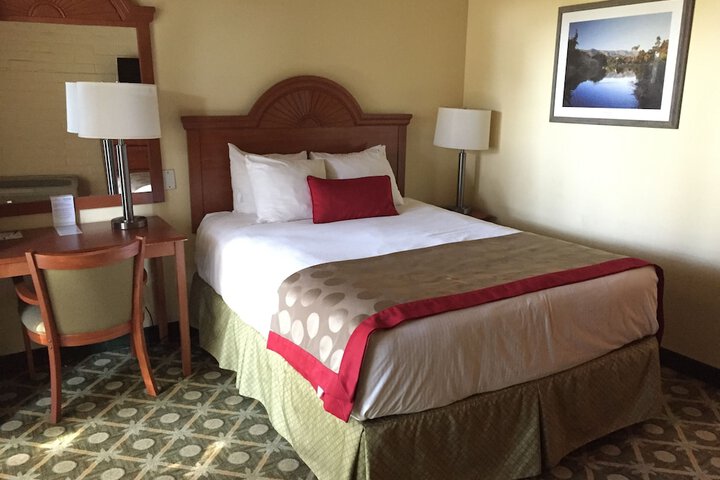 Room 33 of 52