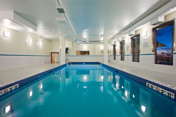 Pool 10 of 42