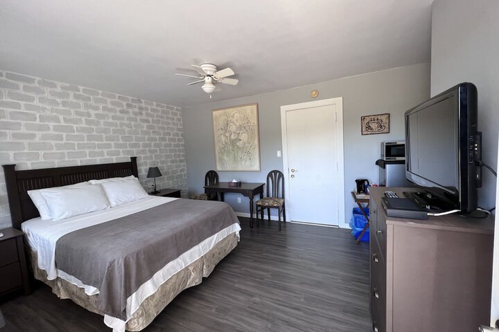 Room 18 of 24