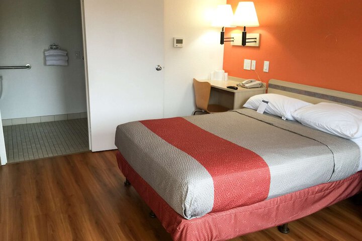 Motel 6 Roseville MN - Minneapolis North