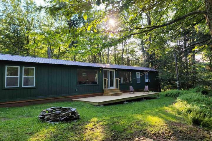 The Cabin at Benton Hollow