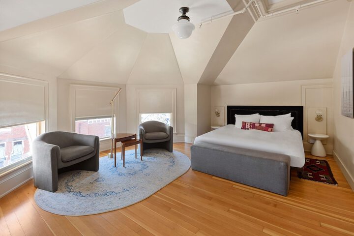 Room 40 of 53