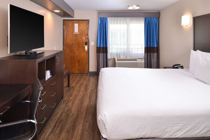 Room 9 of 18