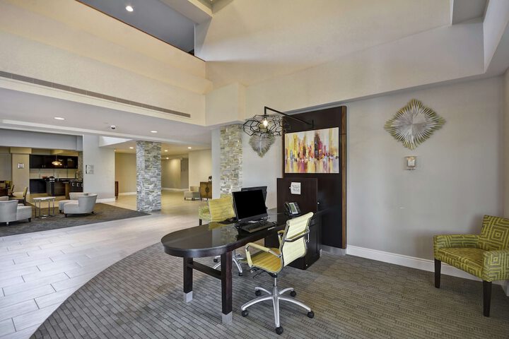Business Center 52 of 52