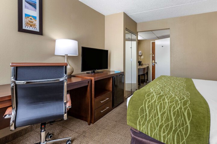 Room 25 of 32