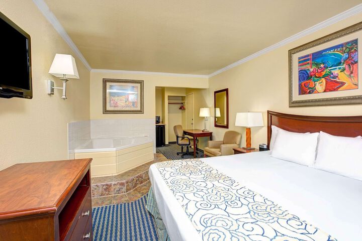 Super 8 by Wyndham Santa Cruz Beach