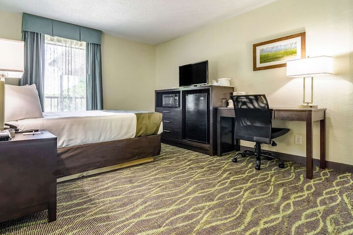 Quality Inn & Suites Creedmoor - Butner