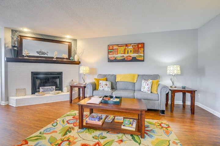 Little River Condo w / Pool Access - Near Beaches!