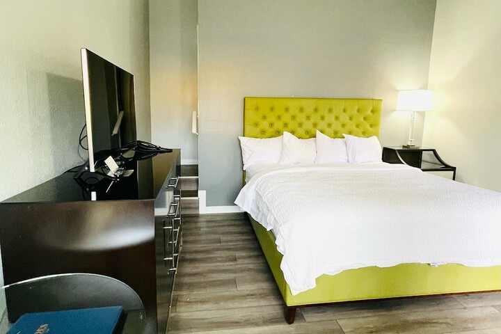 Tides Inn & Suites