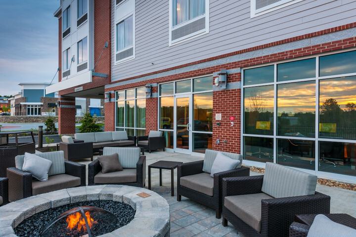 Courtyard by Marriott Boston Littleton