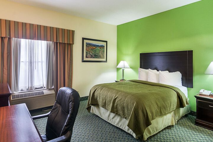 Room 9 of 42