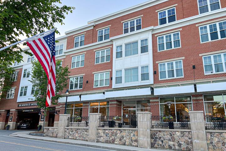 Six South St. Hotel