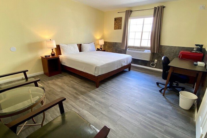 Europa Inn & Suites