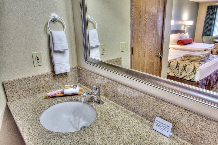 Super 8 by Wyndham Florence OR