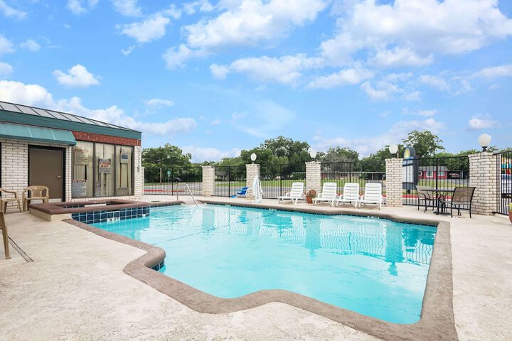 Pool 5 of 27