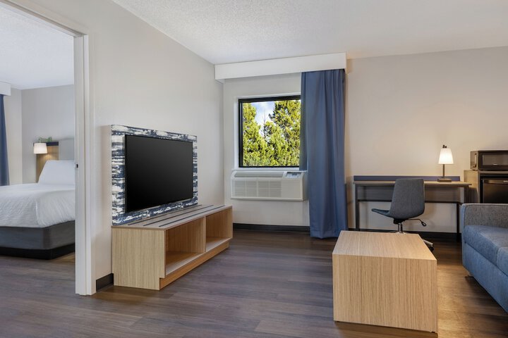 Lake Norman Inn and Suites