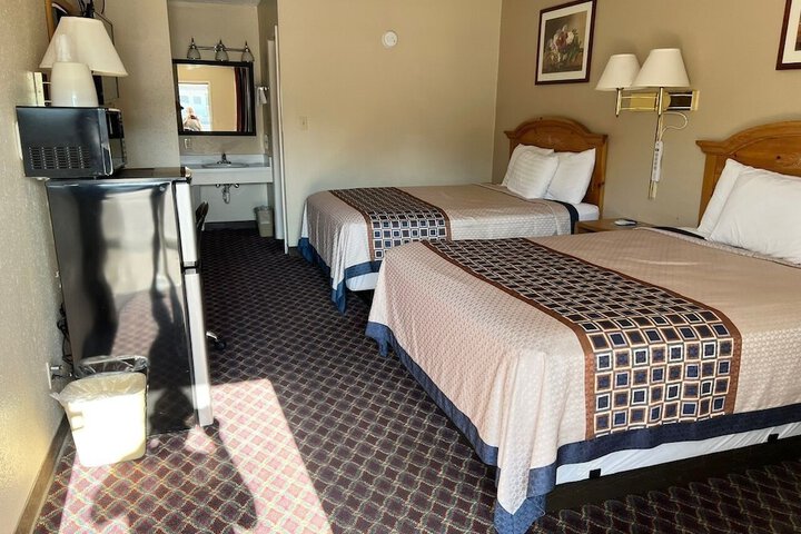 Room 15 of 33