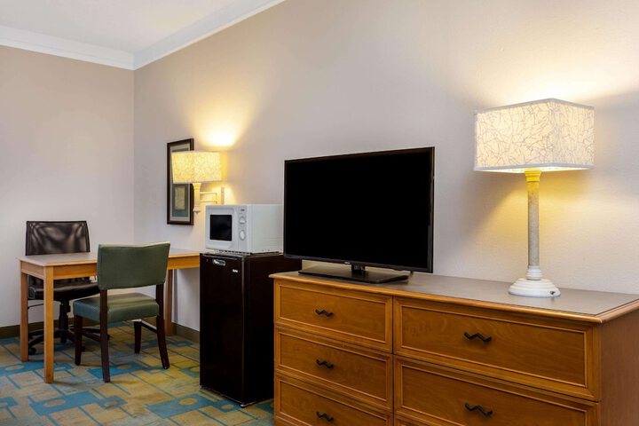Room 40 of 60