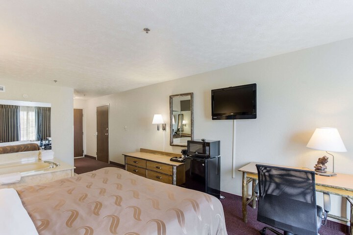 Room 8 of 31