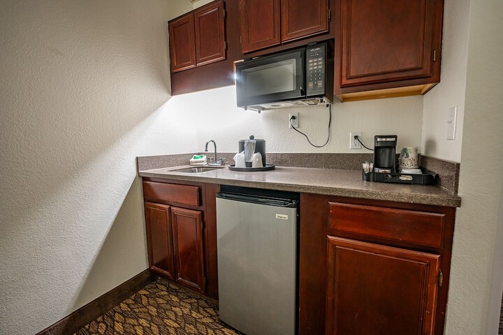 Christopher Inn and Suites