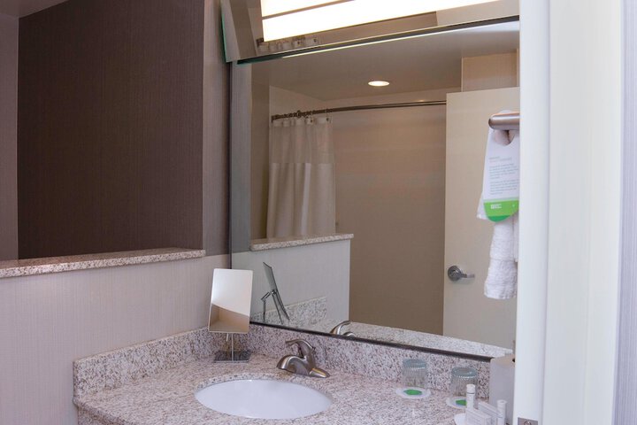 Courtyard by Marriott Jackson Airport / Pearl