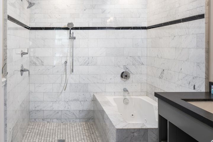 Glenmore Plaza Hotel