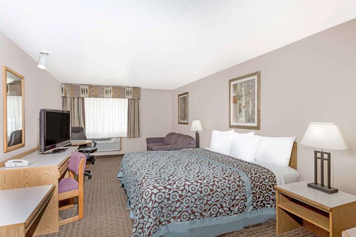 Room 11 of 15