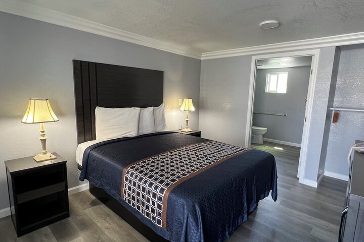 Room 18 of 22